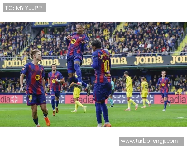 巴萨与皇家对决再掀经典战火球迷期待精彩瞬间和激烈碰撞